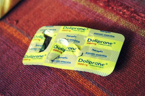 Scandale autour du Doliprane : Sanofi empoche 10 milliards d’euros, sans opposition