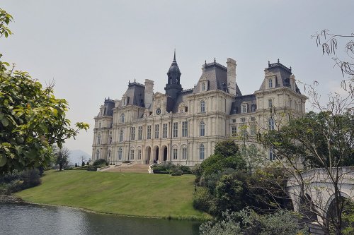 Nous avons visité l’incroyable campus de Huawei : une petite Europe en Chine