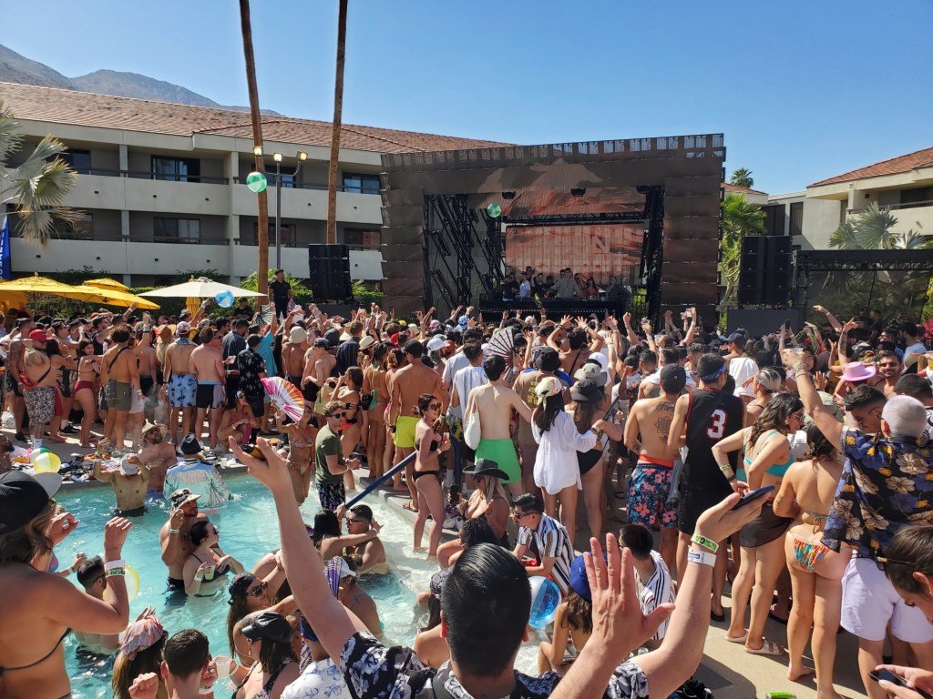 Coachella 2022: As temperatures rise, festival fans cool down at off-site pool parties