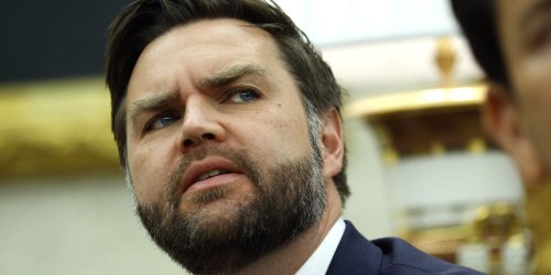 JD Vance made a mockery once again, this time he's besieged with devastating AI eyeliner videos