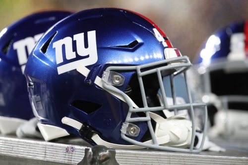 New York Giants Sign Pro Bowl QB to $8 Million Contract That Could Be Worth Up To $16 Million