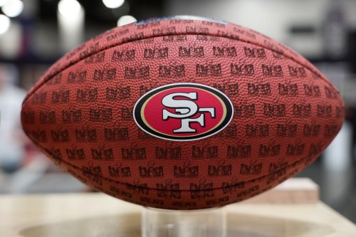 49ers Insider Raves About 6′4″, 220-Pound UDFA WR, Compares His Frame With Legendary Randy Moss