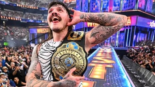 Hall of Famer Threatens To Slap ‘That Ugly Mustache’ Off WWE Intercontinental Champion Dominik Mysterio