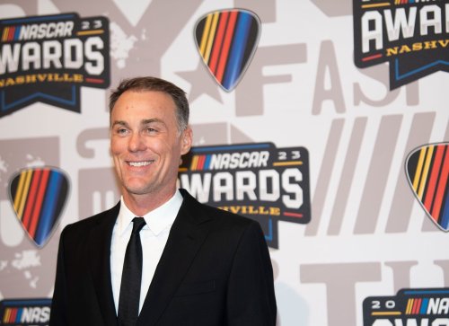 ‘Kick in the Gut’ – Kevin Harvick Breaks Down Clint Bowyer’s Embarrassing NASCAR Moment With Kyle Larson