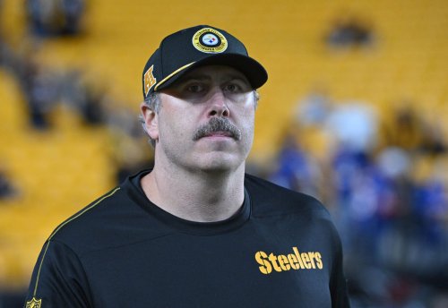 Steelers OC Arthur Smith Reportedly Prefers Another QB Over Aaron Rodgers As Mike Tomlin Waits on 4-Time MVP