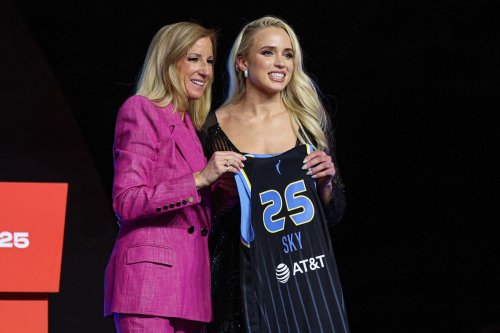 ‘She’s Getting Cooked’ – Hailey Van Lith Sparks Major Uproar After Bold Caitlin Clark Snub