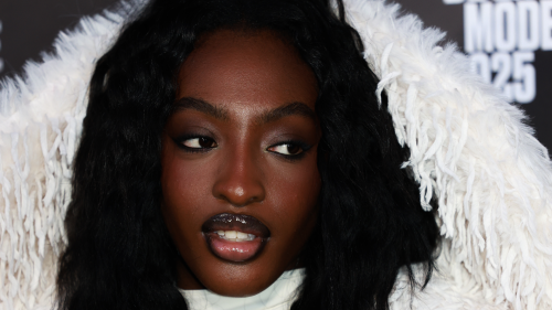 Ebony (Star Academy) victime de racisme lors d’un concert : une spectatrice raconte la scène !