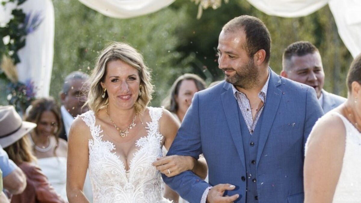 Claire et Sébastien (L&rsquo;amour est dans le pré 2015) se livrent sur le renouvellement de leurs vœux de mariage : « On va s&rsquo;en souvenir toute notre vie » – Télé-Loisirs