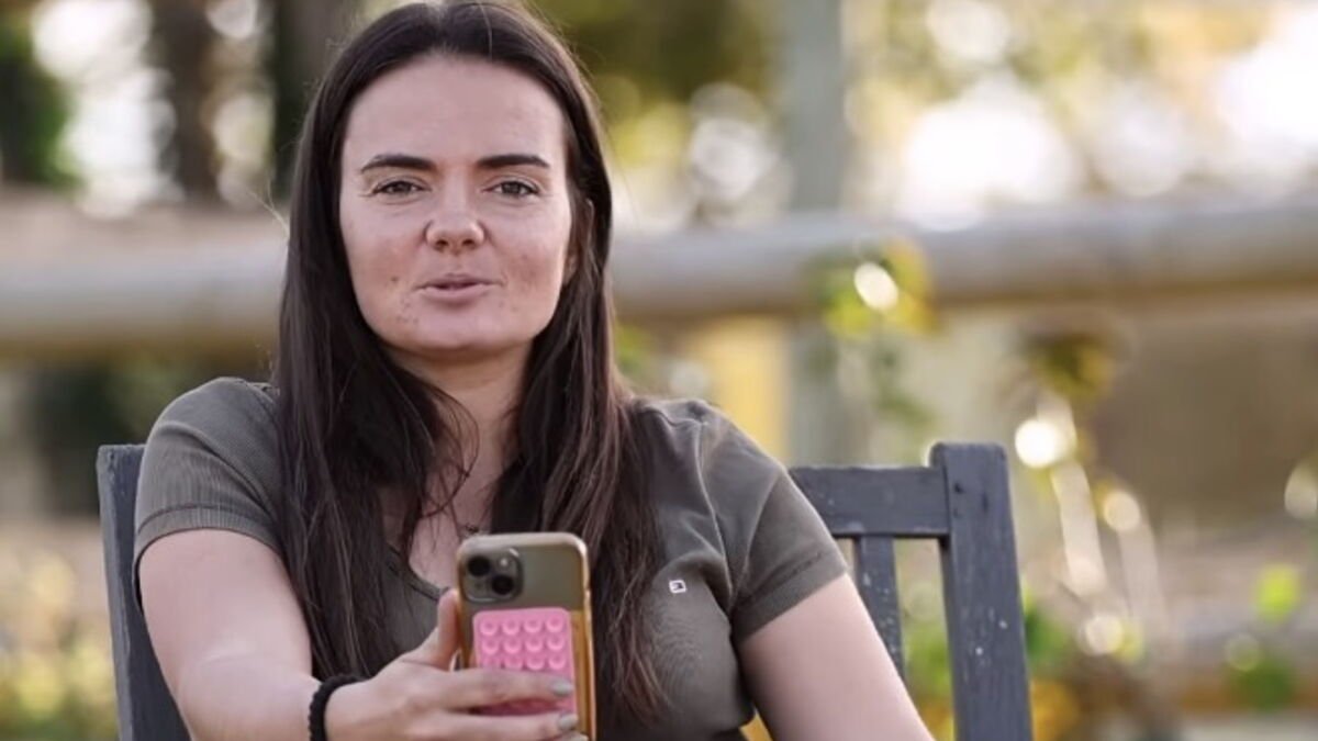 « Elle a osé faire faire une dalle de ciment à ses deux prétendants ! » : Célia (L&rsquo;amour est dans le pré) critiquée, elle répond à ses détracteurs – Télé-Loisirs