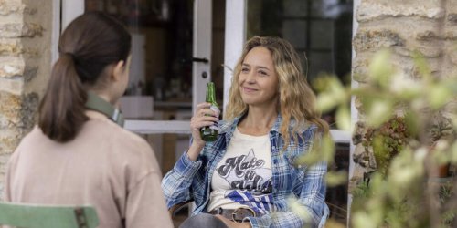Après un an et demi d'attente, Sam revient pour une saison 8 inédite marquée par l'arrivée de Lionnel Astier !