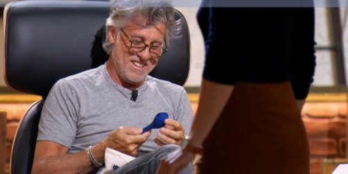 Un vibromasseur provoque un fou rire entre Marc Simoncini et Delphine André dans Qui veut être mon associé ? sur M6 (VIDEO)