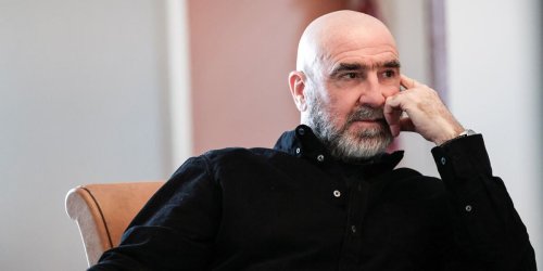 Brigade anonyme : que signifie le tatouage d'Éric Cantona sur le torse ? L'acteur répond !