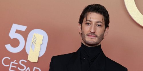 "Tout le monde me disait non" : Pierre Niney s’est heurté à de nombreux refus pour son rôle dans ce film qui cartonne sur Netflix