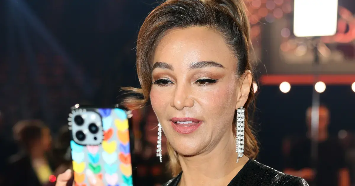Heiße Pose: Verona Pooth lässt tief blicken