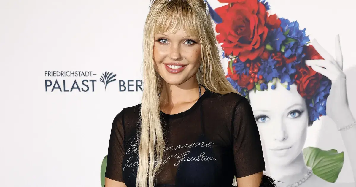 Bonnie Strange komplett hüllenlos - hier werden Träume wahr
