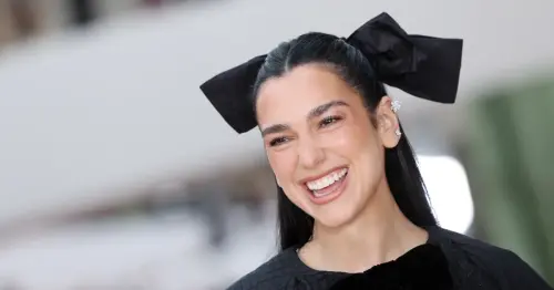 Dua Lipa in super engem Kleid: Hier zeigt sie ihre Kurven