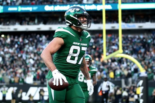Eagles Outlook: TE C.J. Uzomah Signed to 1y Deal