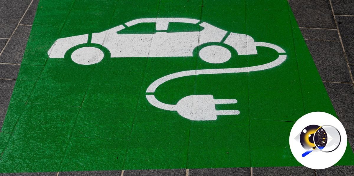 What EV strategy or lesson should the government employ as it focuses on AVs?