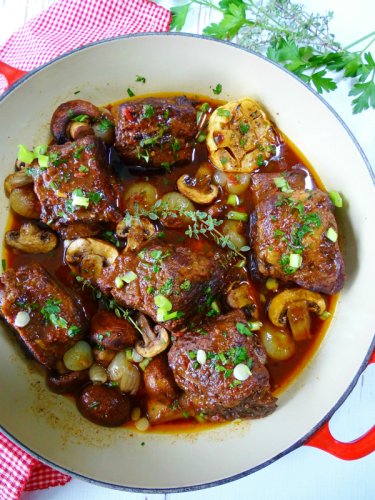 Braised Short Ribs with Red Wine and Roasted Garlic