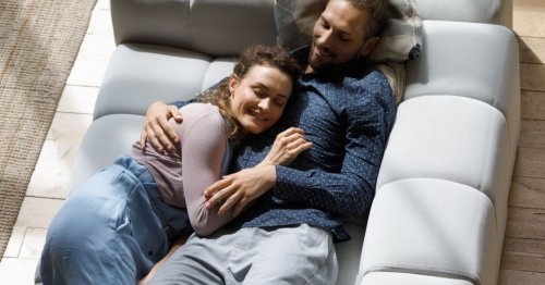 4 Reasons Couples Should Cuddle More