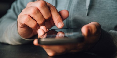 Most political content on smartphones appears in brief, fleeting bursts