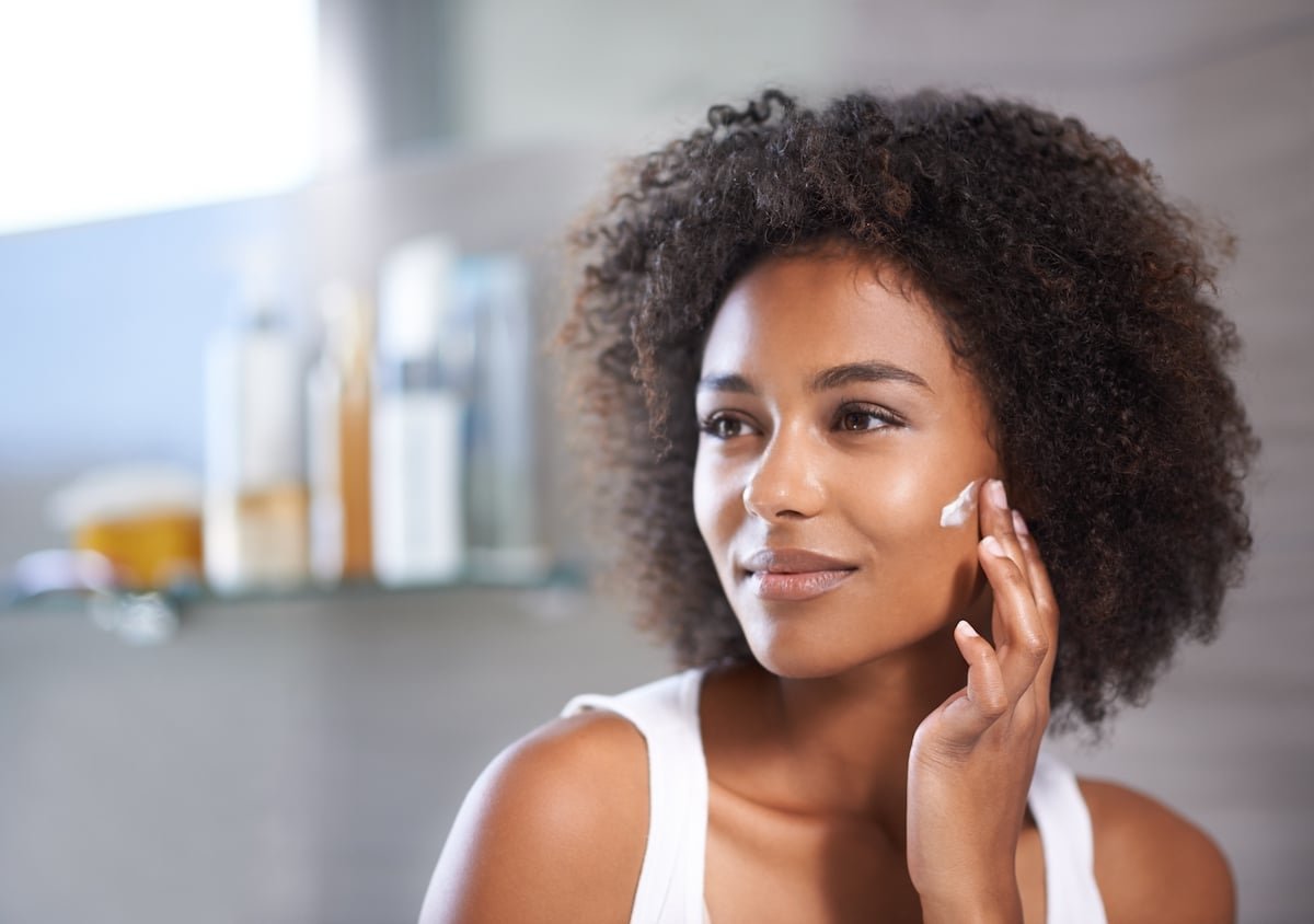 Meilleurs produits anti-âge 2025 : l’arsenal complet pour une peau lisse et éclatante