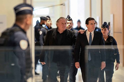 Procès de Gérard Depardieu : une célèbre actrice française virée de la salle d’audience