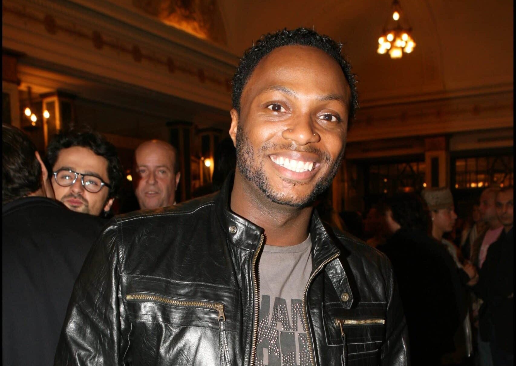 Houcine de la « Star Academy » réquisitionné par Jérôme et Lucile de L’amour est dans le pré : leur marché de Noël tant attendu