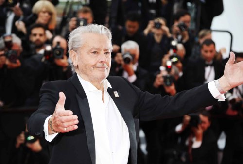 Alain Delon : un nouvel enfant illégitime eu avec "une prostituée vietnamienne" pourrait bouleverser tout l’héritage