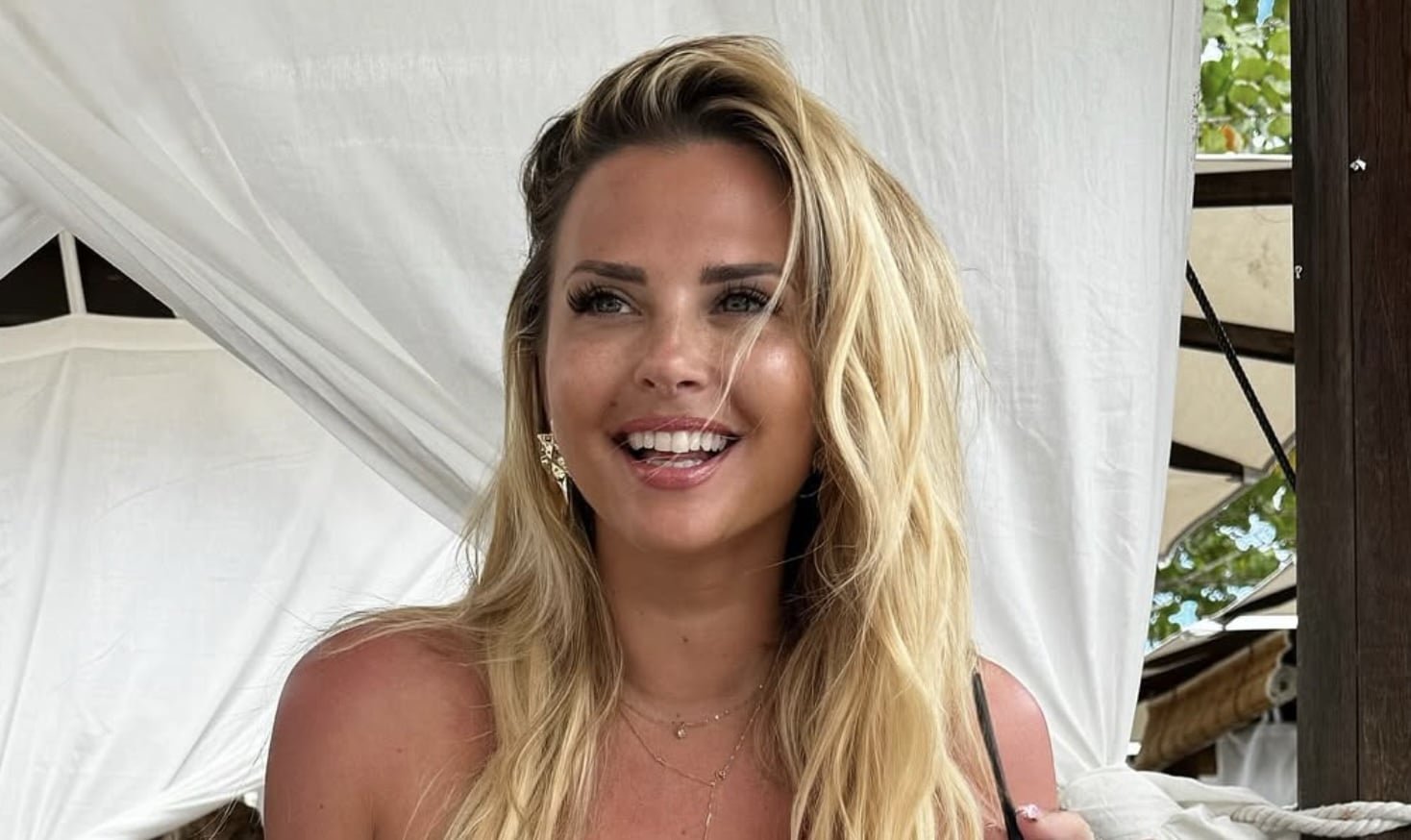 "Quand le chat n’est pas là…", Kelly Vedovelli (TPMP) visiblement furax, sa story qui va faire grand bruit