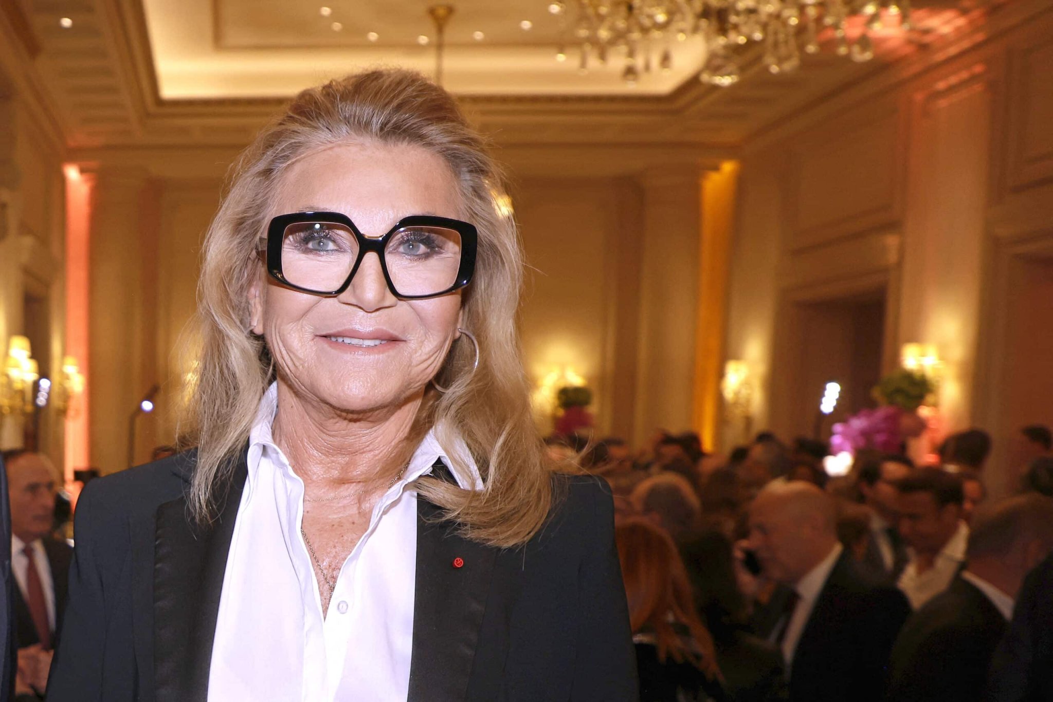 "Lâchez-moi, parlez-moi des vivants !", Sheila en a assez d’être contactée pour évoquer les artistes décédés