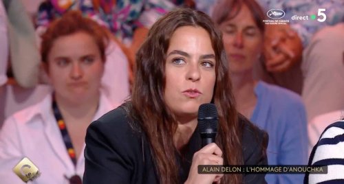 Anouchka Delon reconnaît avoir menti à son père sur une grande partie de sa vie