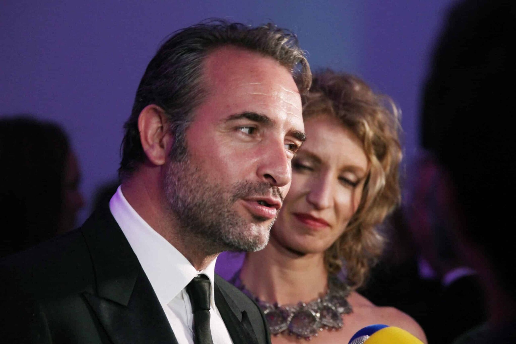 « C’est ça, vivre avec une comédienne » : Jean Dujardin parle infidélité, jalousie, intimidation avec Alexandra Lamy