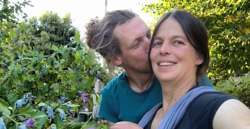 « L’amour est dans le pré » : Anaïs, l’agricultrice au prétendant muni d’une pelle et un un couteau, a accouché