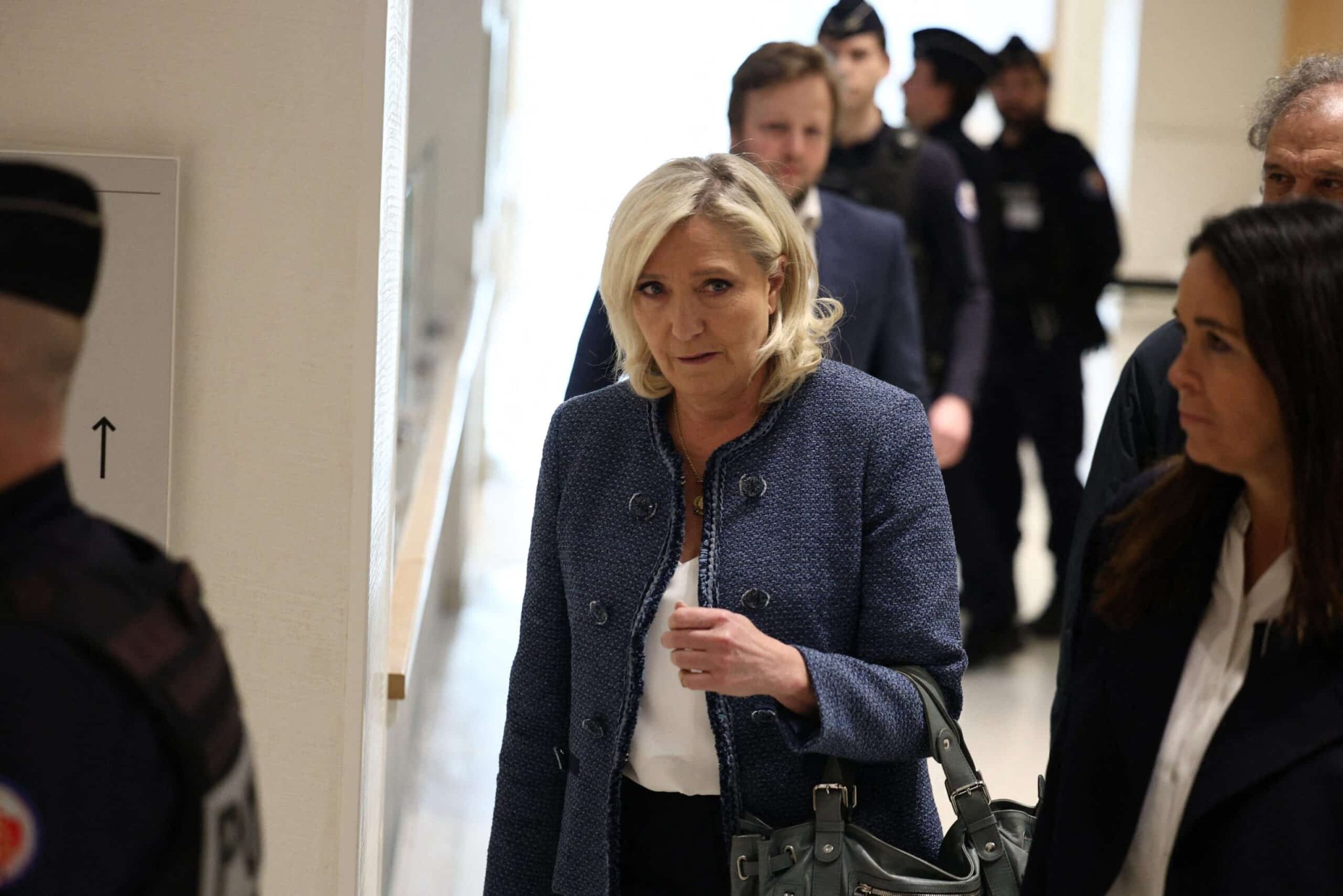 Marine Le Pen reconnue coupable de détournement de fonds : sa présence aux élections présidentielles de 2027 menacée