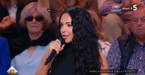 "Non mais allo…" : Nabilla, enceinte, surprise par une remarque de Robert de Niro