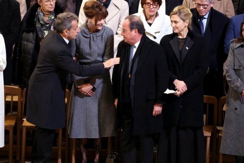 "La traiter comme une maîtresse" : Nicolas Sarkozy charge sévèrement François Hollande, sans pitié pour ses frasques