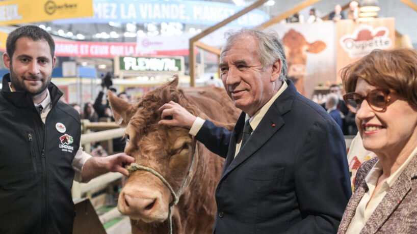 Au Salon de l’agriculture, François Bayrou se félicite d’un « sentiment de confiance retrouvé » avec les agriculteurs