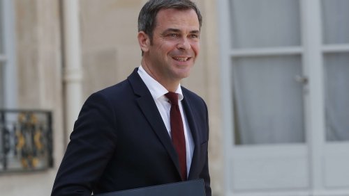 Nommé ministre chargé des Relations avec le Parlement, Olivier Véran quitte la Santé