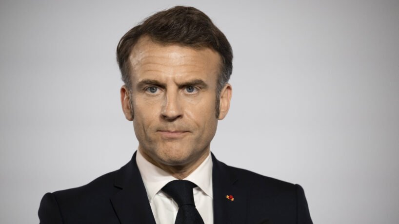 Droits de douane : Emmanuel Macron dénonce une « décision brutale et infondée » de Donald Trump