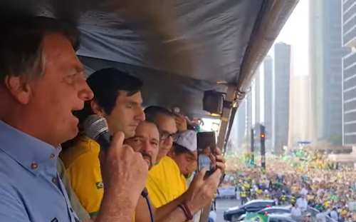 Bolsonaro é multado em R$ 376 mil por não usar máscara no 7 de setembro na Av. Paulista