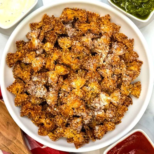Oven-Baked Pasta Chips