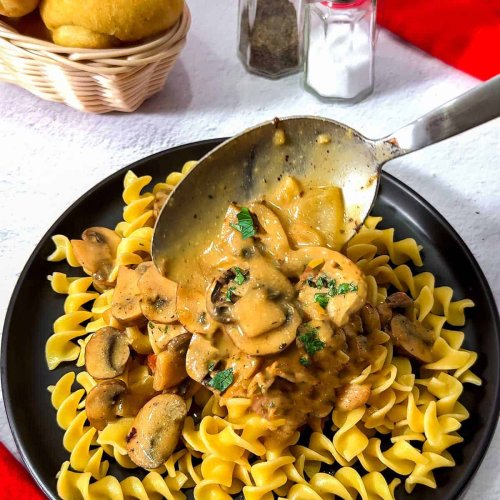 Quick and Easy Chicken Stroganoff