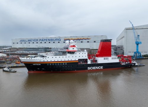 Meyer Papenburg pone a flote el nuevo buque oceanográfico alemán “Meteor IV” » Puente de Mando, por Juan Carlos Díaz Lorenzo