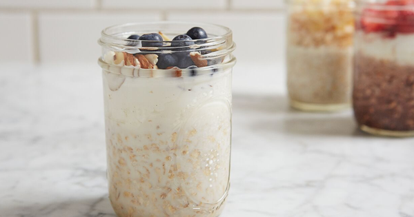 Overnight Oats with Blueberries and Almonds