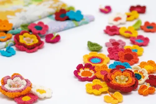 50 crochet flower patterns and what to do with them