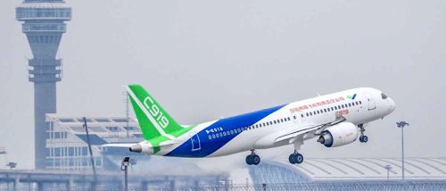 Il primo jet di linea cinese Comac C919 non può fare concorrenza a Boeing e Airbus