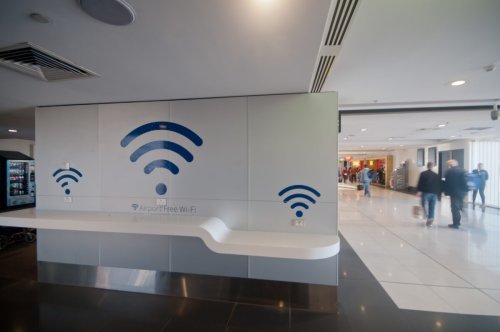 Wifi in aeroporto gratis: ecco come trovare le password