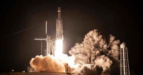 Why SpaceX is silent about winning a huge military contract