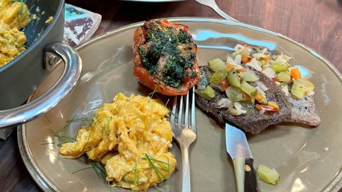BLD Meal: Minute Steaks With Scrambled Eggs & Stuffed Tomatoes